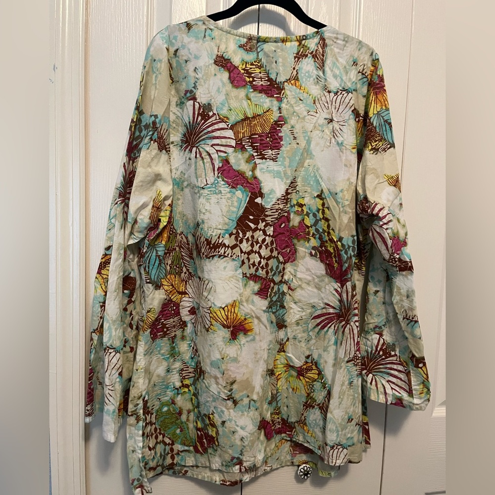 Beaded Lane Bryant floral tunic. Size 18/20 - Picture 2 of 6